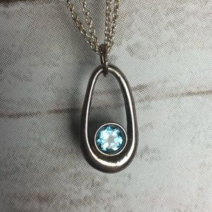 Silver pendant with Blue Topaz stone